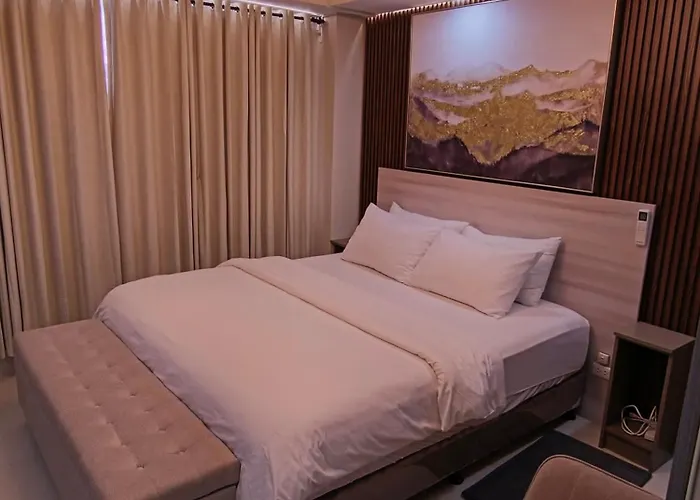 Aparthotel Luxury King Bed In Midtown 3*